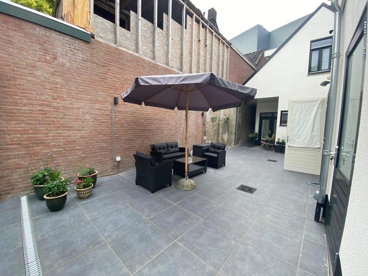 Petite Room With Wifi, Ac, And Shared Kitchen Tilburg Bagian luar foto