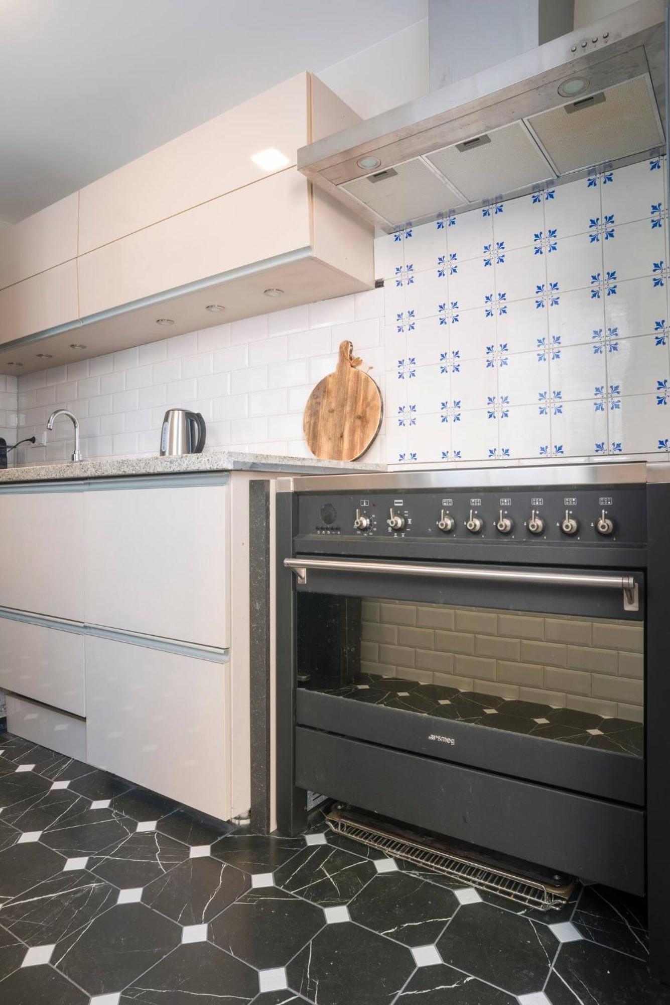 Petite Room With Wifi, Ac, And Shared Kitchen Tilburg Bagian luar foto