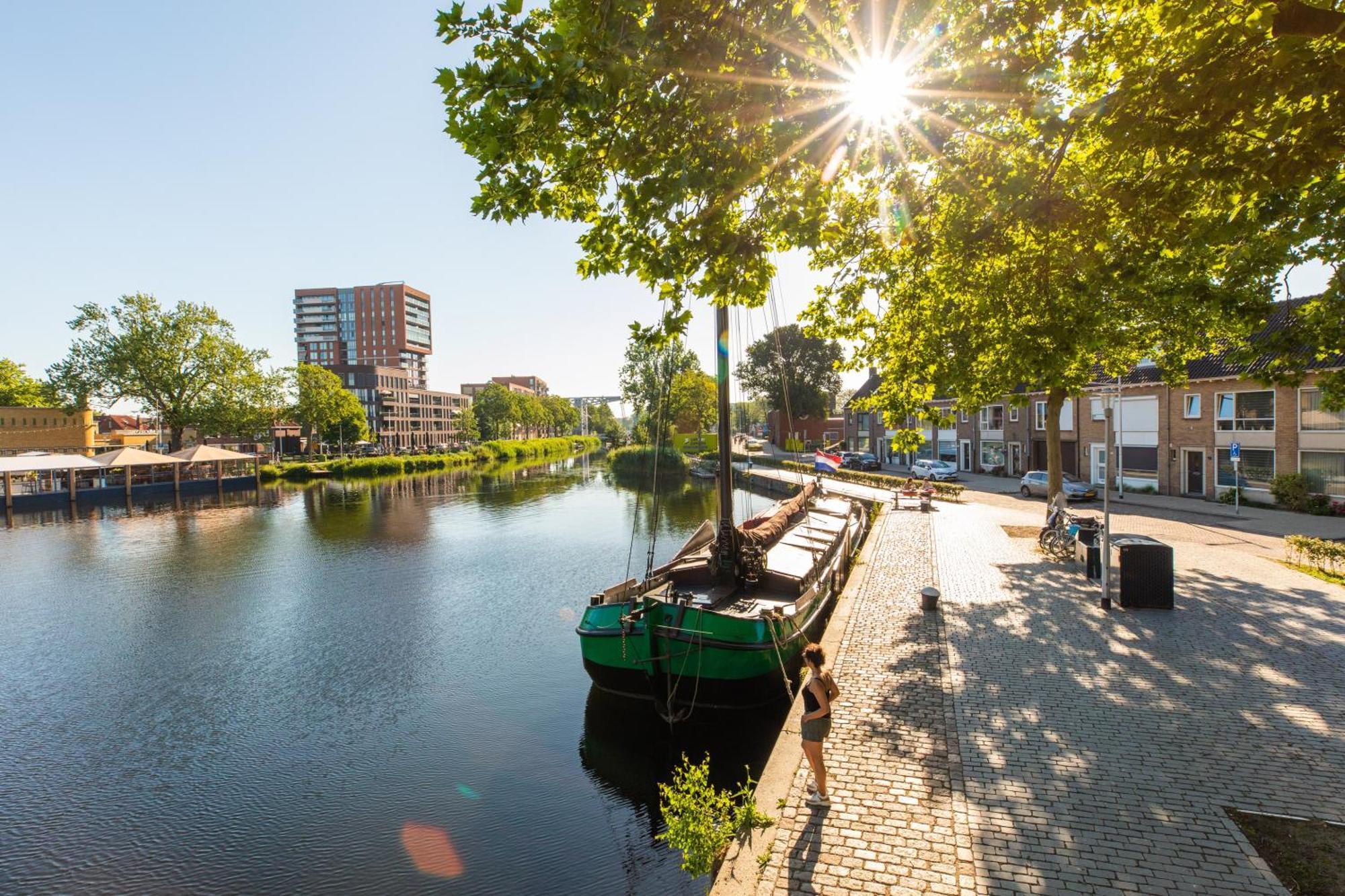 Petite Room With Wifi, Ac, And Shared Kitchen Tilburg Bagian luar foto