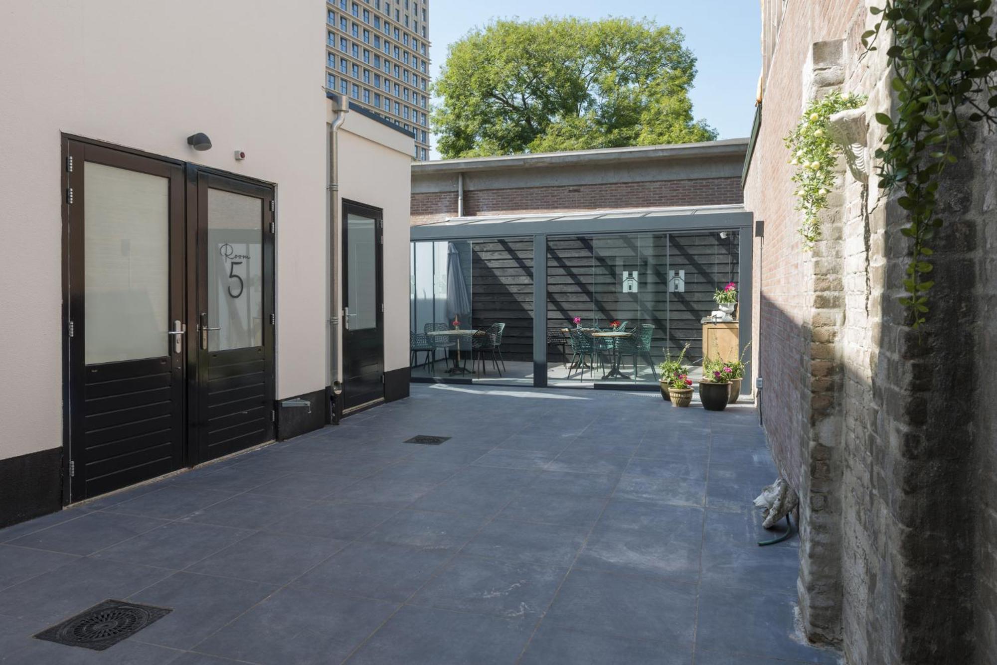 Petite Room With Wifi, Ac, And Shared Kitchen Tilburg Bagian luar foto